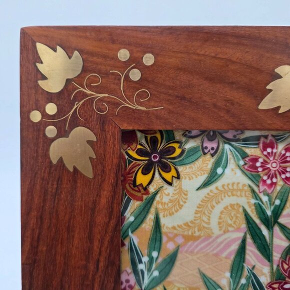 Handcrafted Wooden Photo Frame With Brass Inlay Vine Leaf Design 3.5x5.5 Inch - Picture 2 of 11